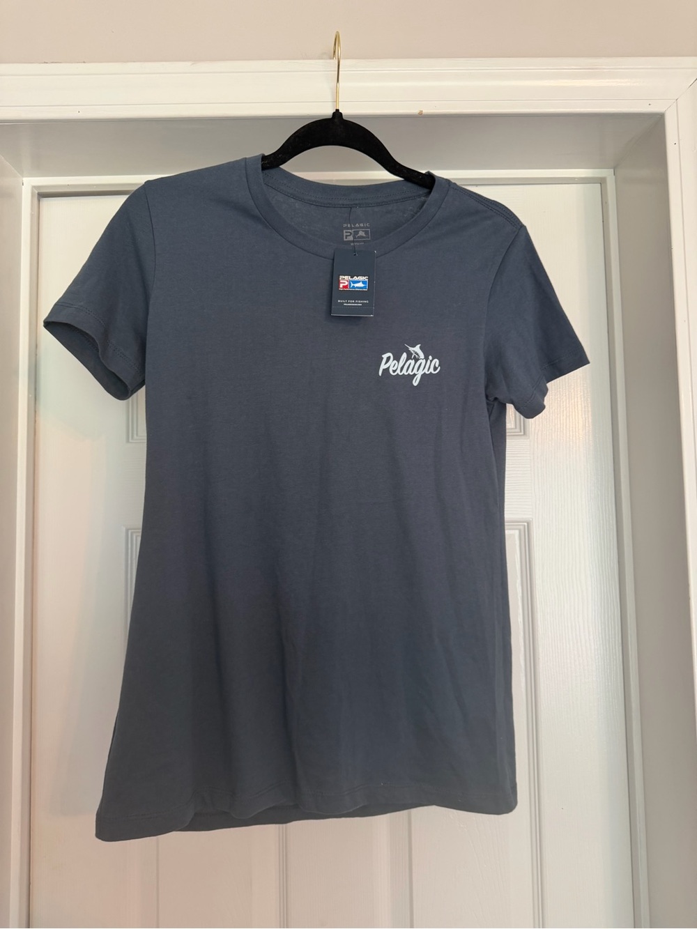 Pelagic Men's V-Neck Tee in Slate